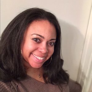 Meet your Posher, Ebony